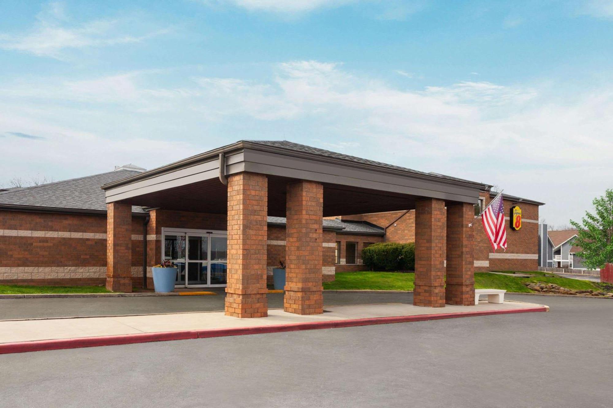 Super 8 By Wyndham Copley Akron Exterior photo