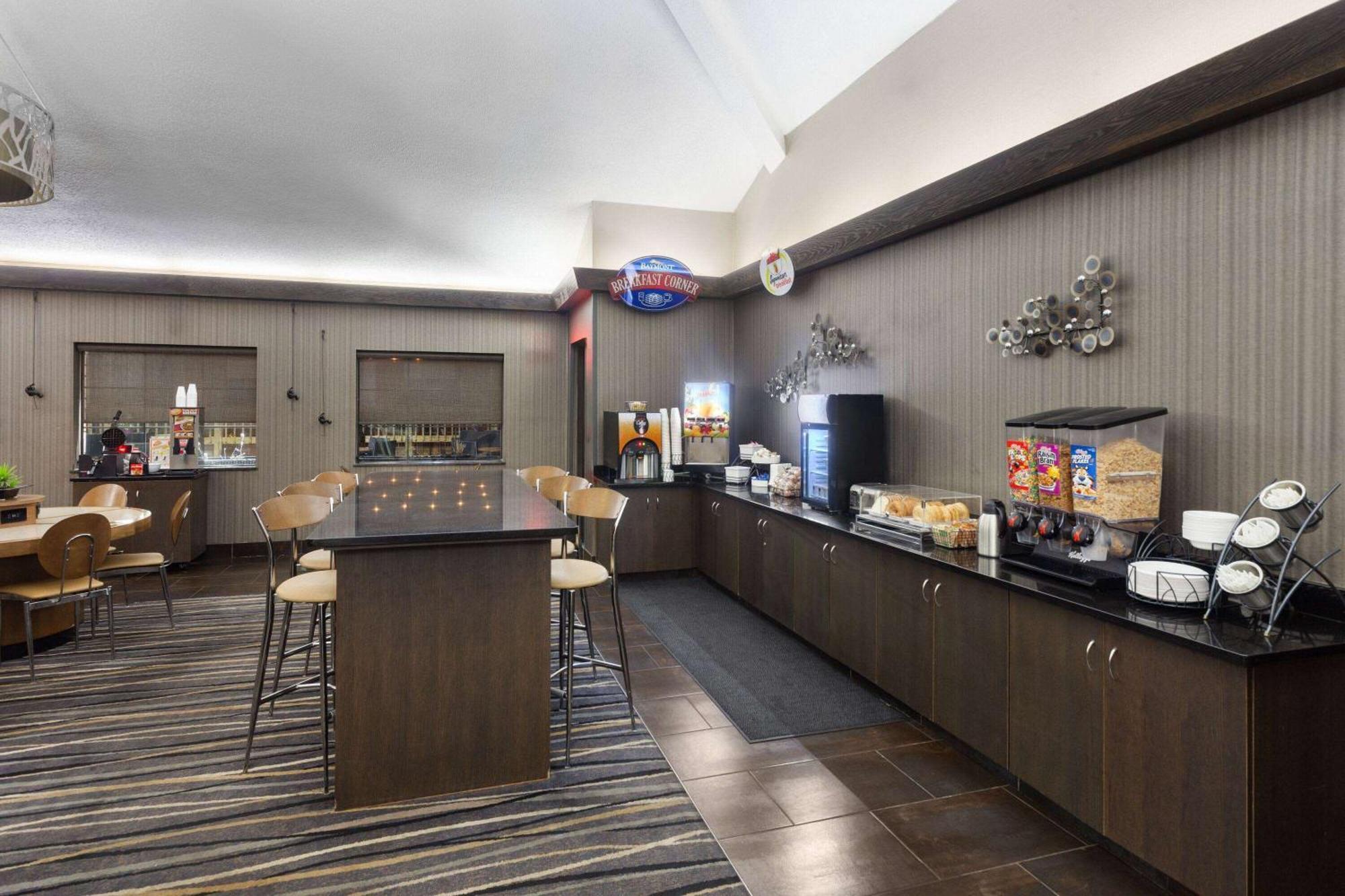 Super 8 By Wyndham Copley Akron Exterior photo