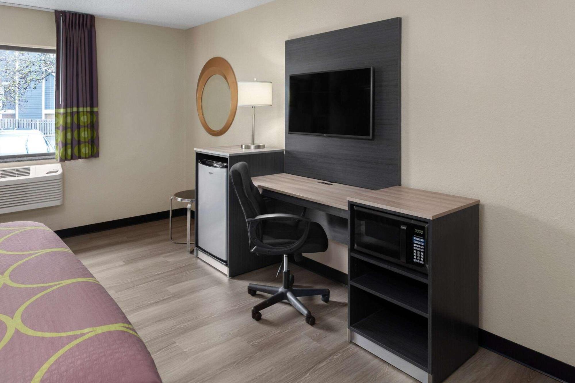 Super 8 By Wyndham Copley Akron Exterior photo