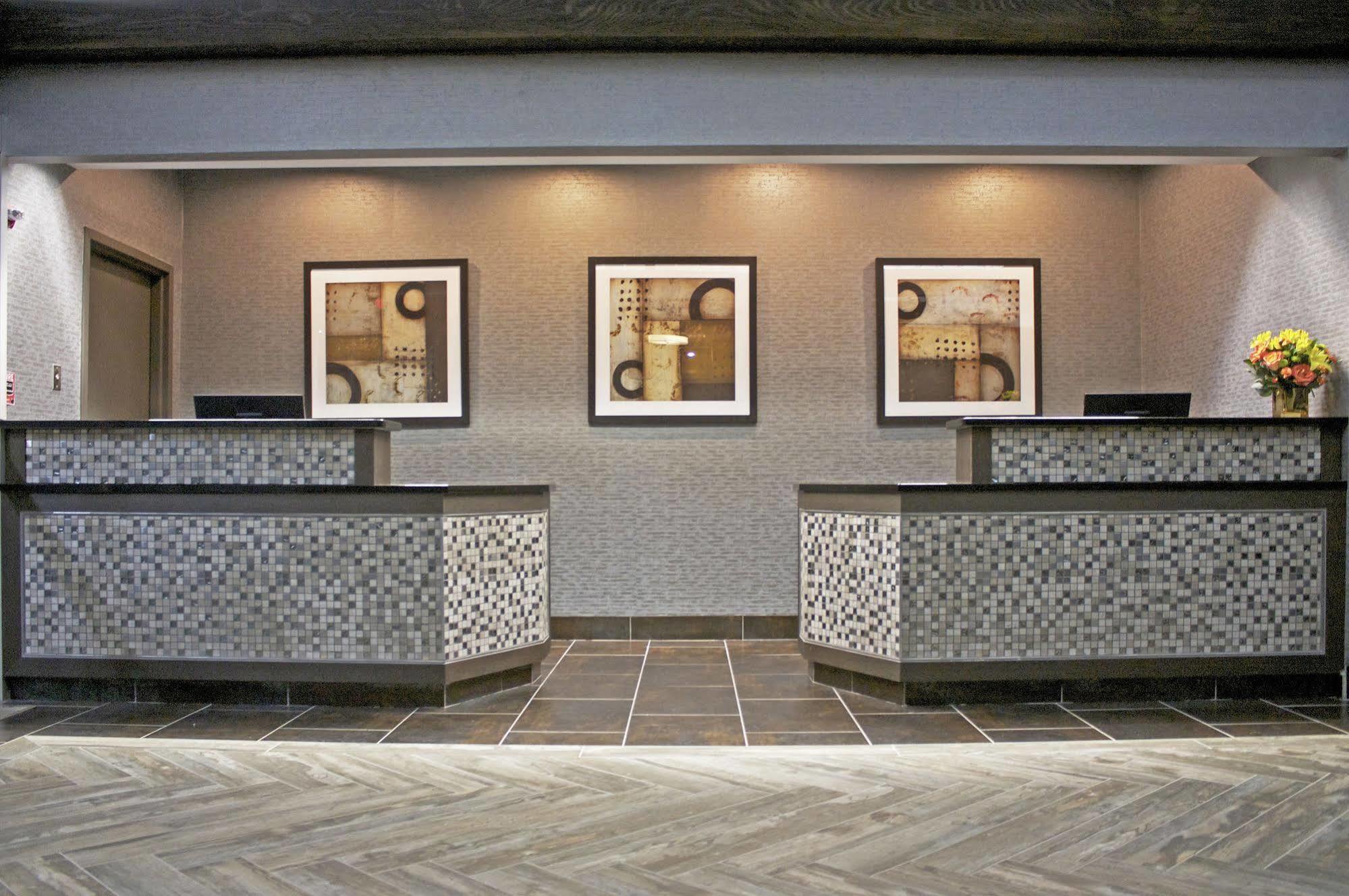 Super 8 By Wyndham Copley Akron Exterior photo